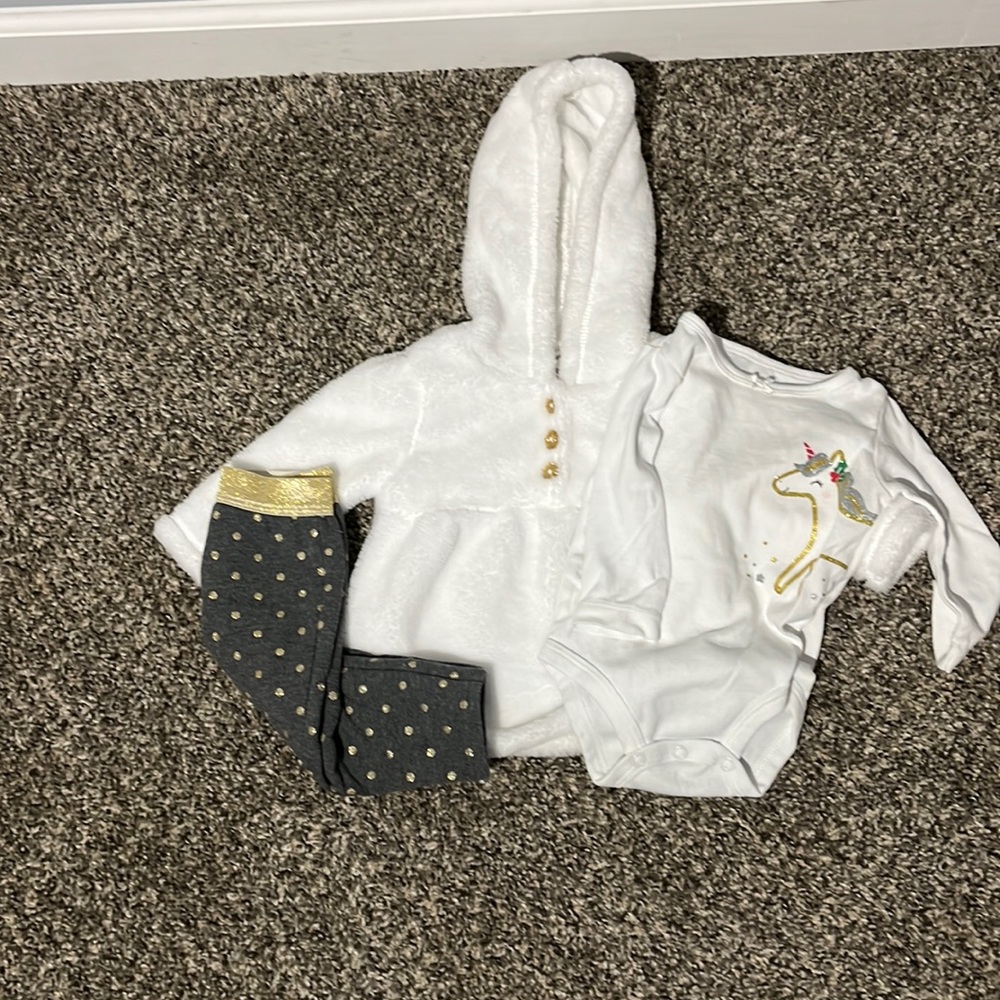 Carter’s 6 month Christmas unicorn outfit